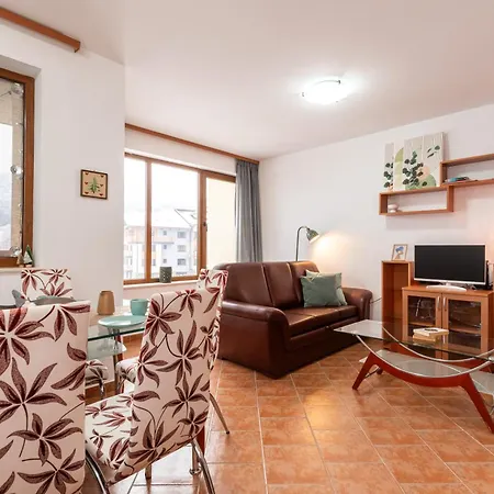 Mountain View With Balcony & Access Nearby - Serendipity Appartement