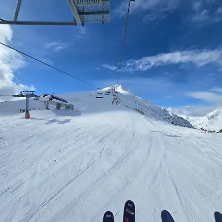 アパート Cozy Mountain View With Balcony & Access Nearby - Serendipity バンスコ