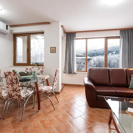 Mountain View With Balcony & Access Nearby - Serendipity Daire