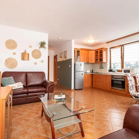 דירה Cozy Mountain View With Balcony & Access Nearby - Serendipity בנסקו