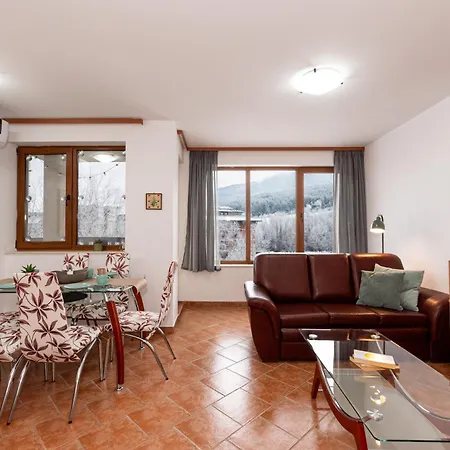 Mountain View With Balcony & Access Nearby - Serendipity Apartment Bansko