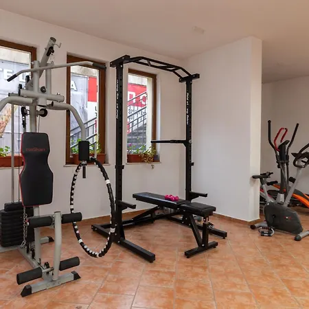 Cozy Mountain View With Balcony & Access Nearby - Serendipity דירה בנסקו