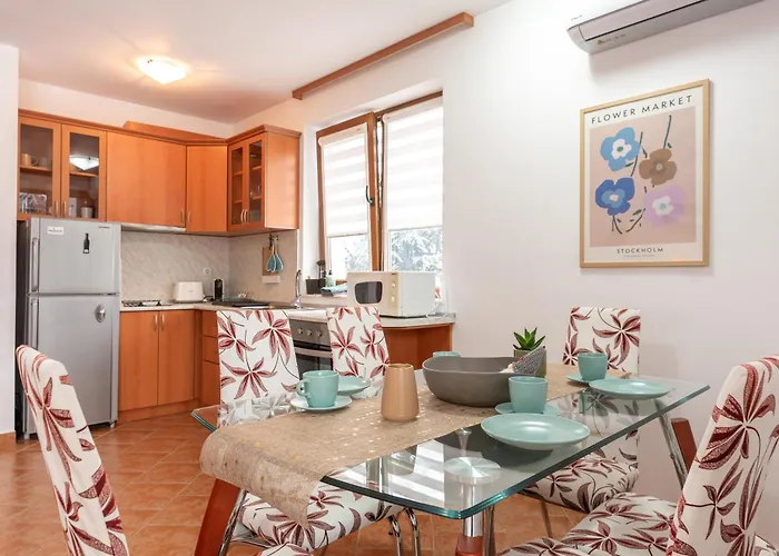 Appartamento Mountain View With Balcony & Access Nearby - Serendipity *